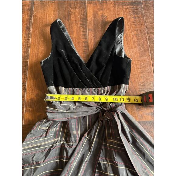 Womens BCBG Paris Size 6, Pre Owned Velvet & Plaid Taffeta Wrap Dress - Picture 4 of 8